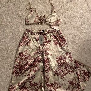 NWT Dippin’ Daisy 2 piece silk lounge set size M